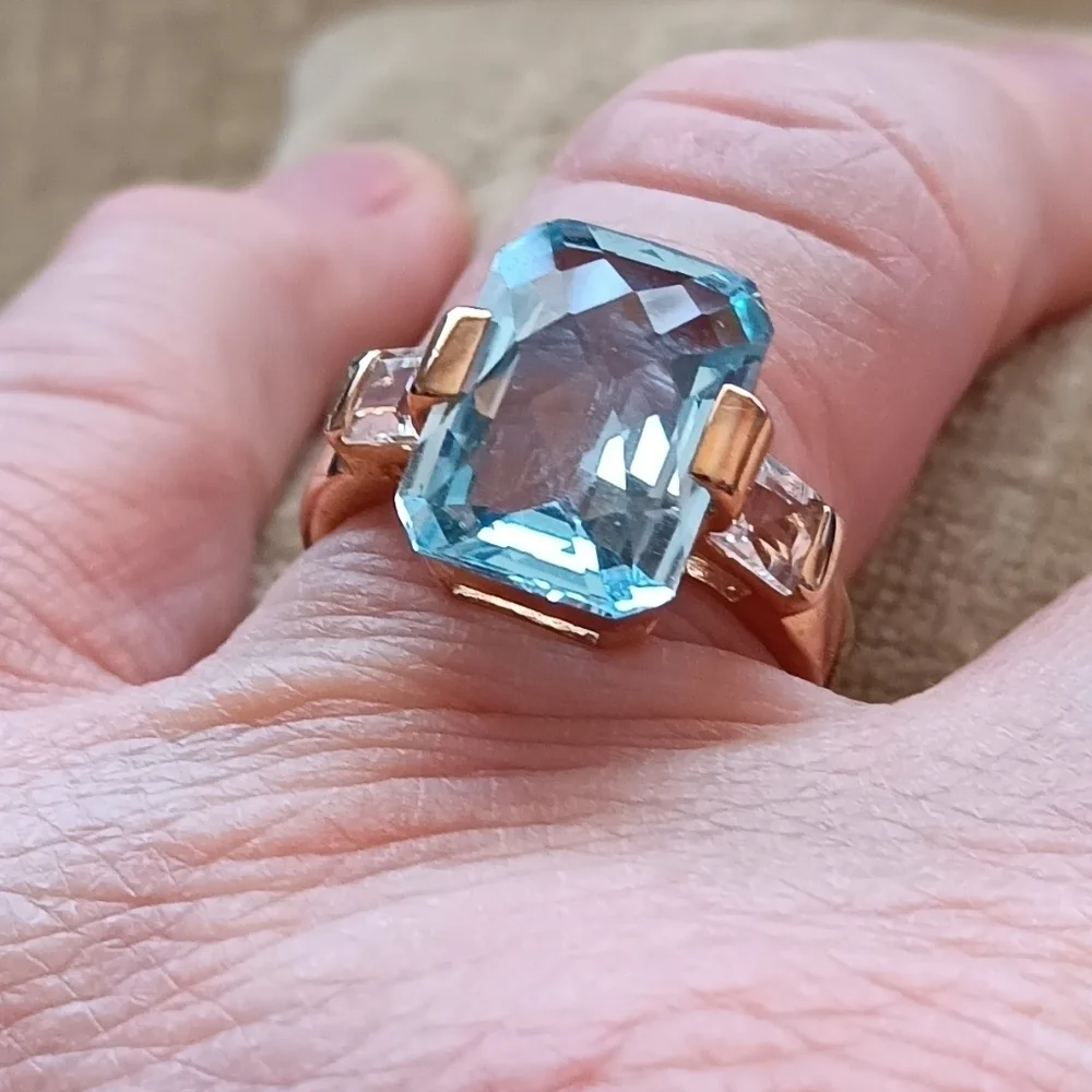 Gold Tone over Sterling Silver Set Blue Multi-faceted Center Rhinestone Ring
